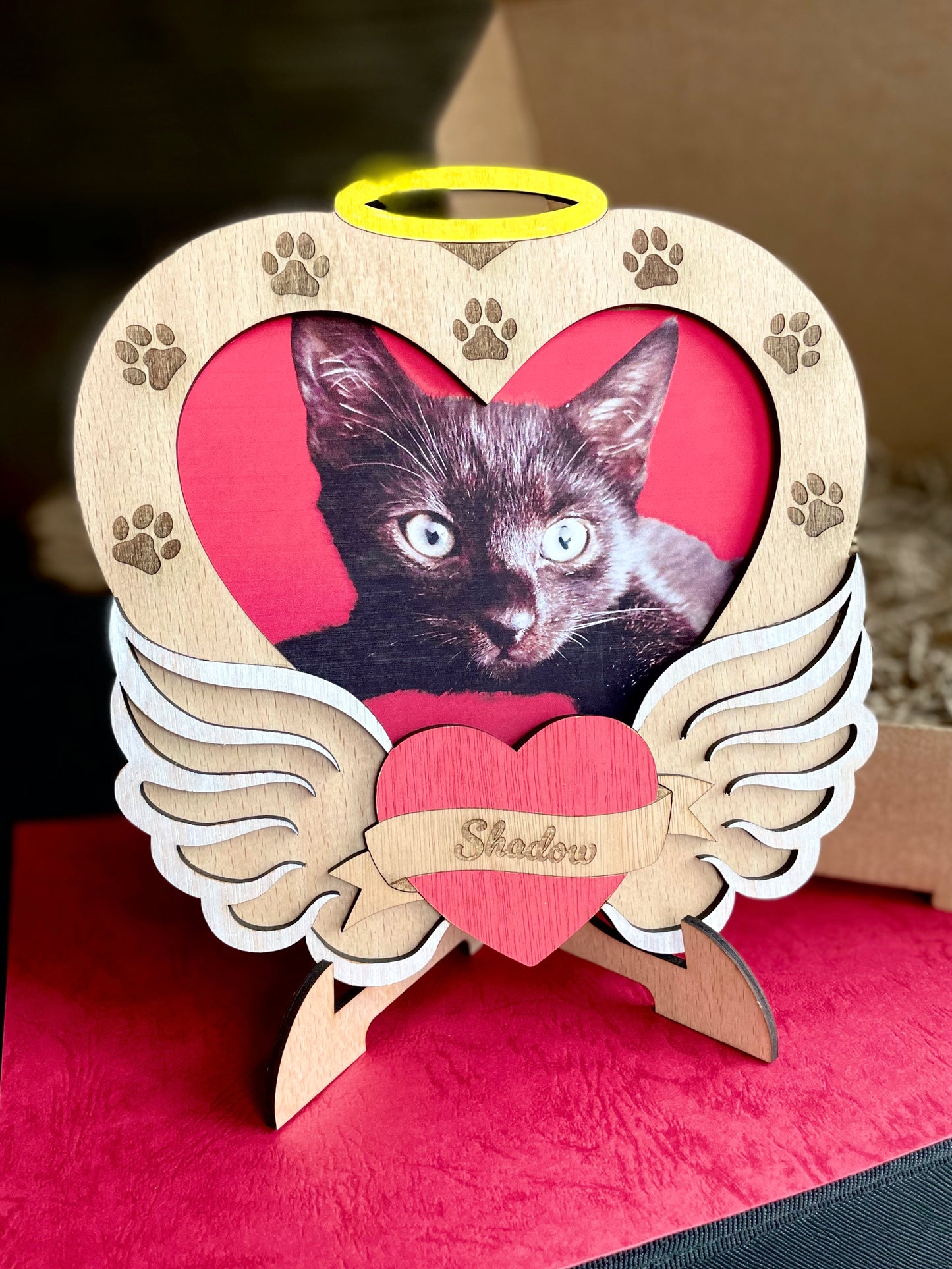 Wooden Angel Wing Heart Pet Photo Frame – Wall Hanging – Personalisable (NATURAL/RED/WHITE/YELLOW)